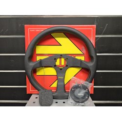 Momo tuner rat med rde syninger + Emblem