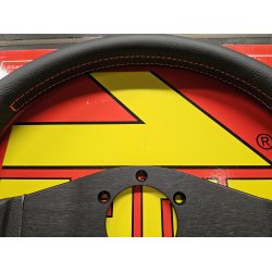 Momo tuner rat med rde syninger + Emblem